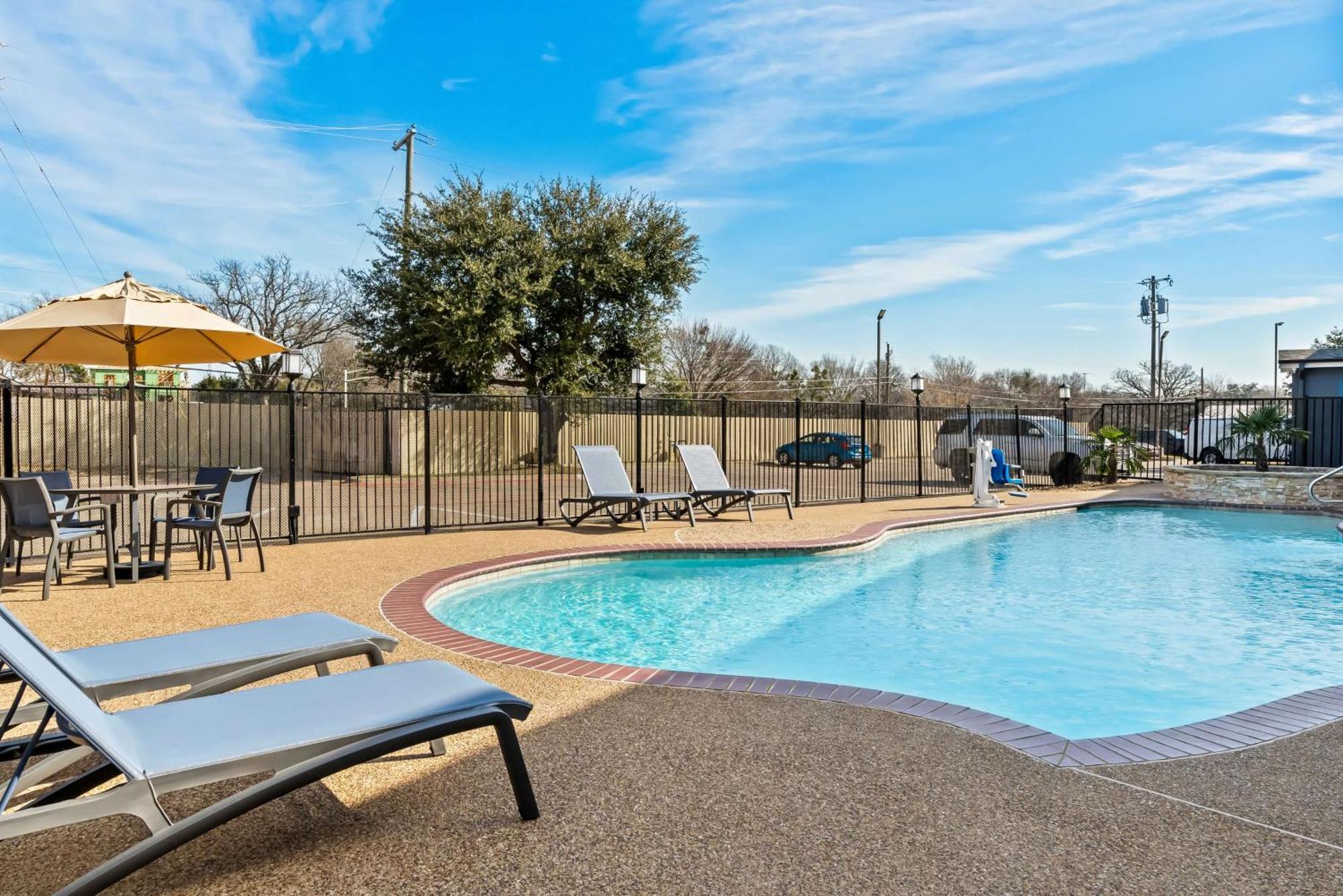Best Western Executive Inn Seagoville Exterior photo